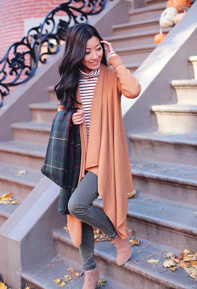 Fall airport travel outfit ankle boots cardigan