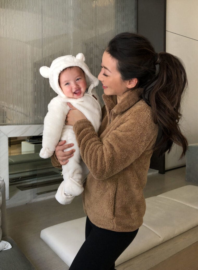 uniqlo fuzzy fleece jacket outfit