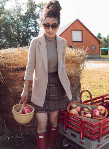 fall apple picking family photos outfit petite fashion