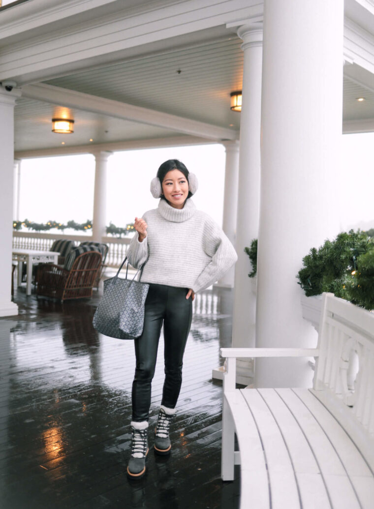 winter vacation outfit