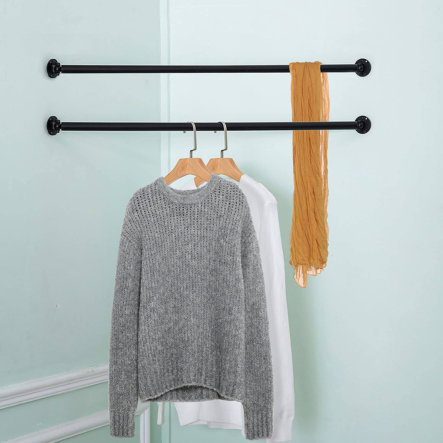 Corner hanging garment bar